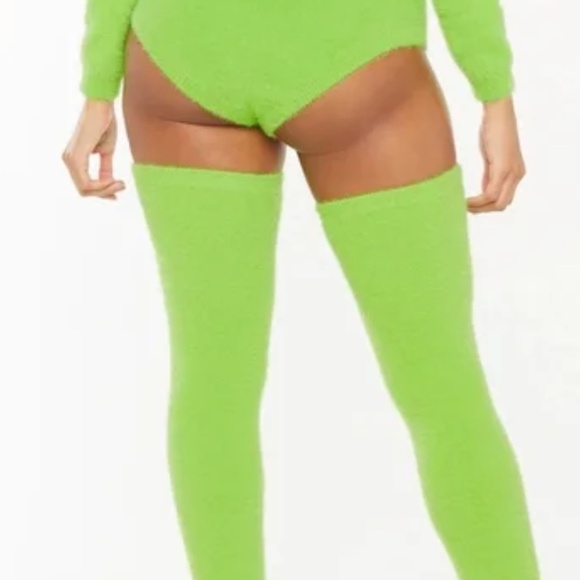 NWT UNOPENED Savage X Fenty Fluff It Up Cozy Night Sleep Socks - Neon Green - Picture 1 of 6